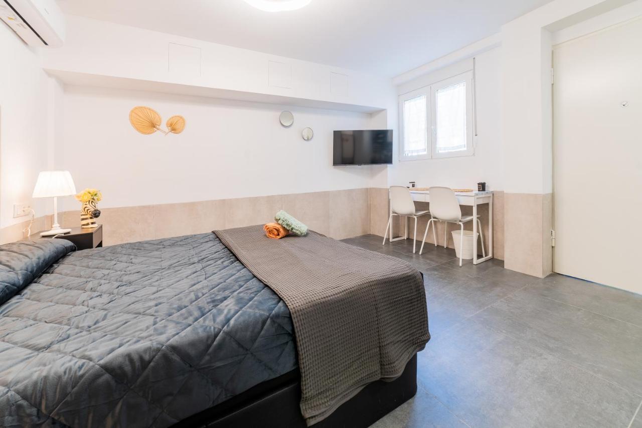 Aptuvalencia-F&B Sol Sl Dış mekan fotoğraf